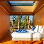 Bleu Minuit La Source Lodge
