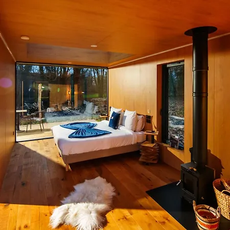 Bleu Minuit La Source Lodge *