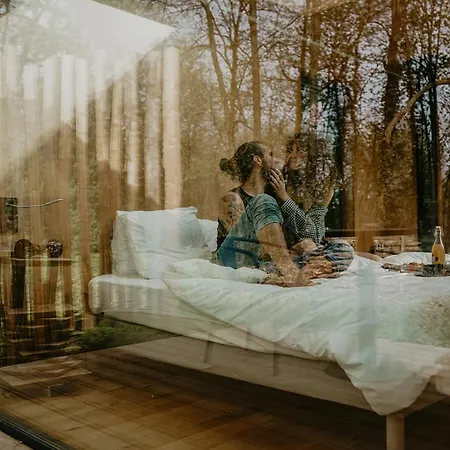 Bleu Minuit La Source Lodge *