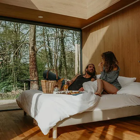 Bleu Minuit La Source Lodge