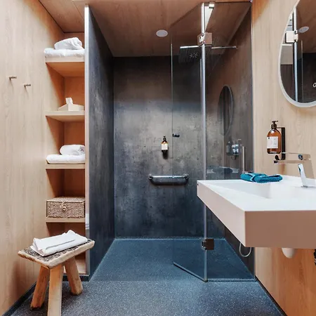 Lodge Bleu Minuit La Source