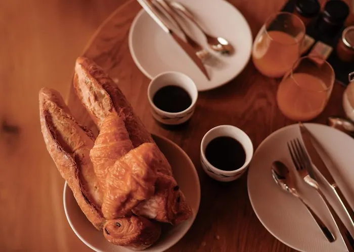 Bleu Minuit La Source Lodge *