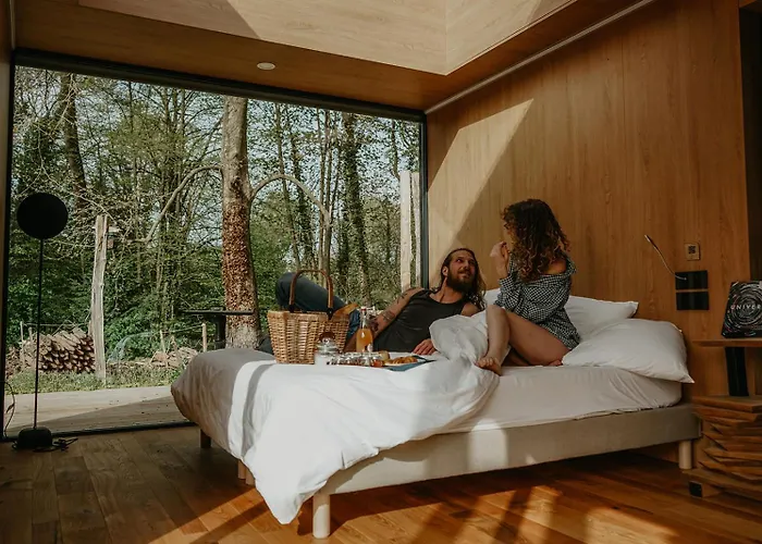 Bleu Minuit La Source Lodge